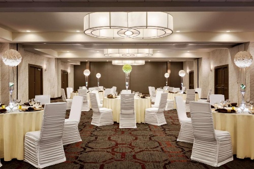 DoubleTree by Hilton Hotel Toronto Airport West image 11