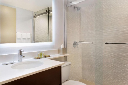 DoubleTree by Hilton Hotel Toronto Airport West image 20