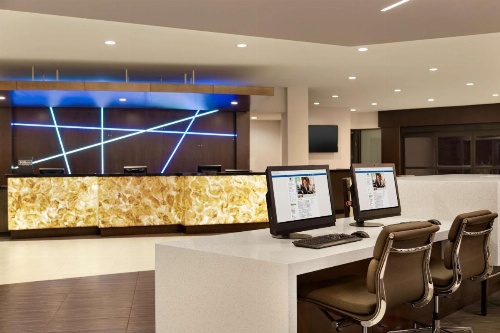 DoubleTree by Hilton Hotel Toronto Airport West image 32