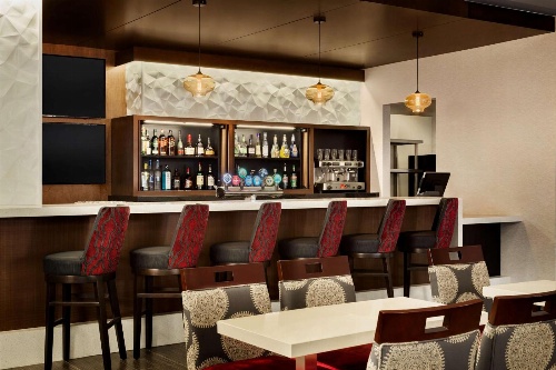 DoubleTree by Hilton Hotel Toronto Airport West image 4