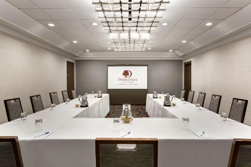 DoubleTree by Hilton Hotel Toronto Airport West image 8
